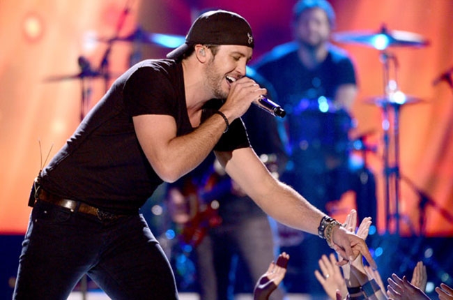 Luke Bryan’s Extended Dates for “That’s My Kind of Night Tour” with Dustin Lynch & Randy Houser