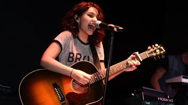 Alessia Cara Extends “The Pains of Growing” Tour 2019