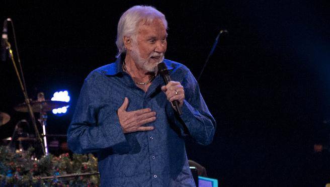 Kenny Rogers Announces “Christmas & Hits Tour” Dates – Tickets on Sale