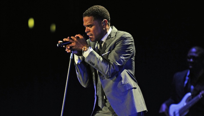Maxwell Announces ’50 Intimate Nights Live’ Tour 2018 Dates